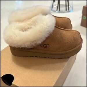 🧸 Toddler UGG Moraene Slippers